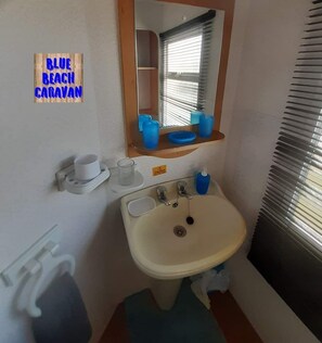 Unclassified image, 4 of 23, button