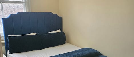 2 slaapkamers, een strijkplank/strijkijzer, wifi, beddengoed