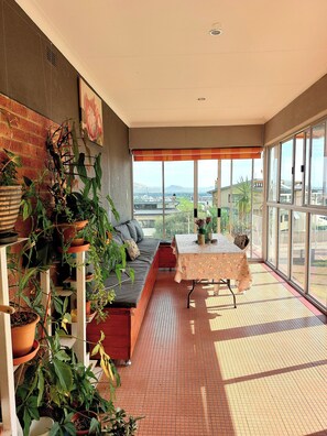 Interior - Charming peaceful 2-bedroomed unit with 180 degree panoramic view of Windhoek. (Windhoek)