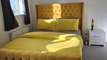 2 slaapkamers, een strijkplank/strijkijzer, wifi, beddengoed