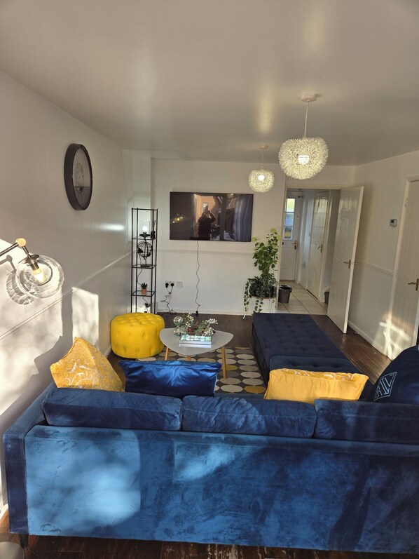Living area - Glams2bed house (Featherstone)