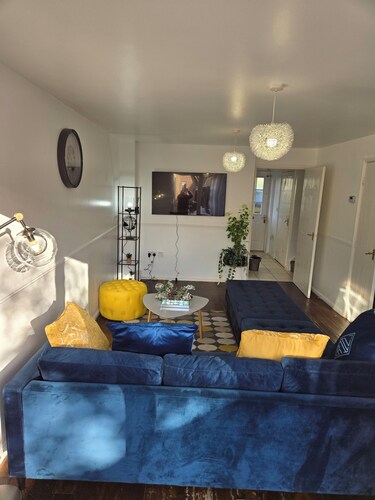 Glams2bed house