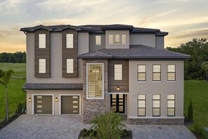 Exterior - Morlando Tree house Mansion with Lazy River, Camp-Themed Kids’ Retreat, and More (Kissimmee)