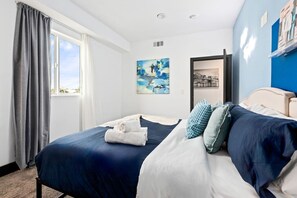 3 Schlafzimmer, Schreibtisch, Bügeleisen/Bügelbrett, WLAN