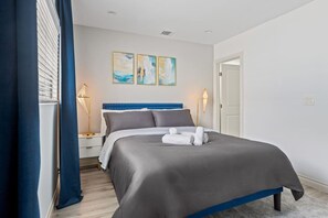 3 bedrooms, desk, iron/ironing board, free WiFi