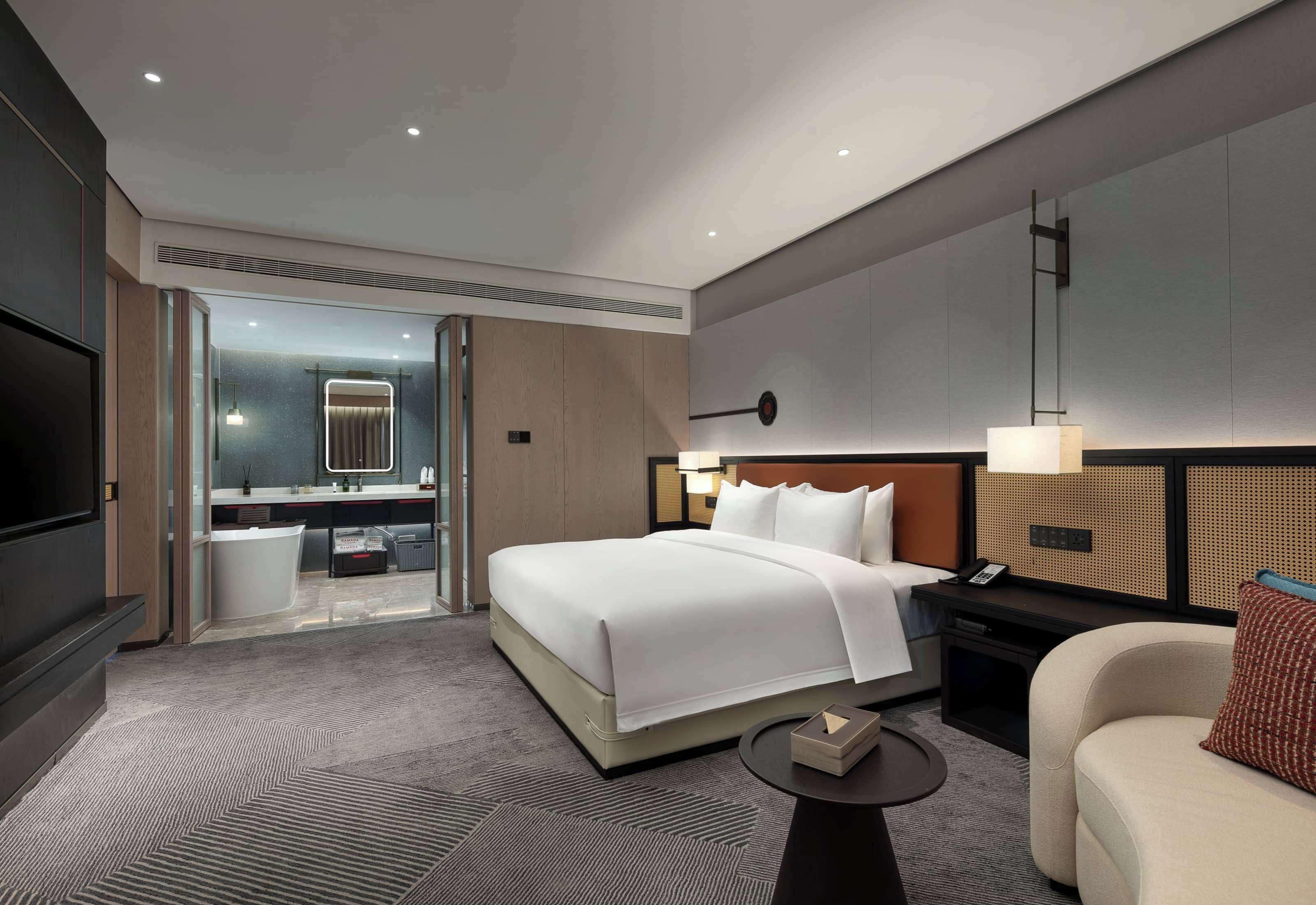 Executive Room, 1 King Bed, Non Smoking