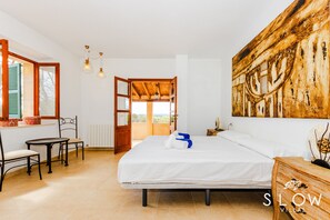 4 bedrooms, in-room safe, iron/ironing board, free WiFi