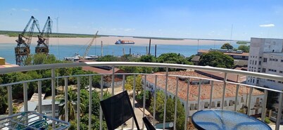 Aialay Building - Semi Flat Deluxe - Spacious Apartment with River View