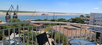 Aialay Building - Semi Flat Deluxe - Spacious Apartment with River View