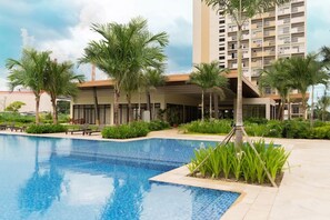 Outdoor pool - Chelsea Tower 3 (Muntinlupa)