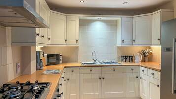 Dishwasher, high chair