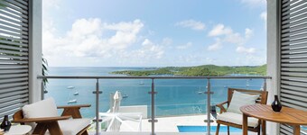 Luxe Condo, Ocean Views and pool