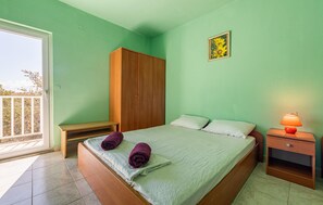 1 bedroom, free WiFi, bed sheets