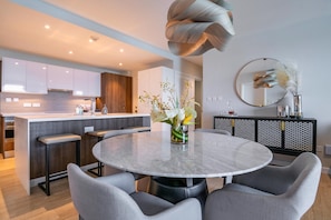 Dining - Luxe Condo, Ocean Views and pool (St. George)
