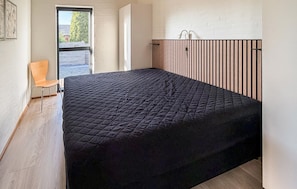 3 bedrooms, travel cot, free WiFi - Cozy home in Børkop with house sea view (Børkop)