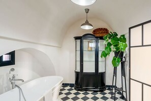 Dusj, hårføner, bidé og håndklær