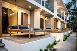 Premium Studio Suite, Pool View | Terrace/patio