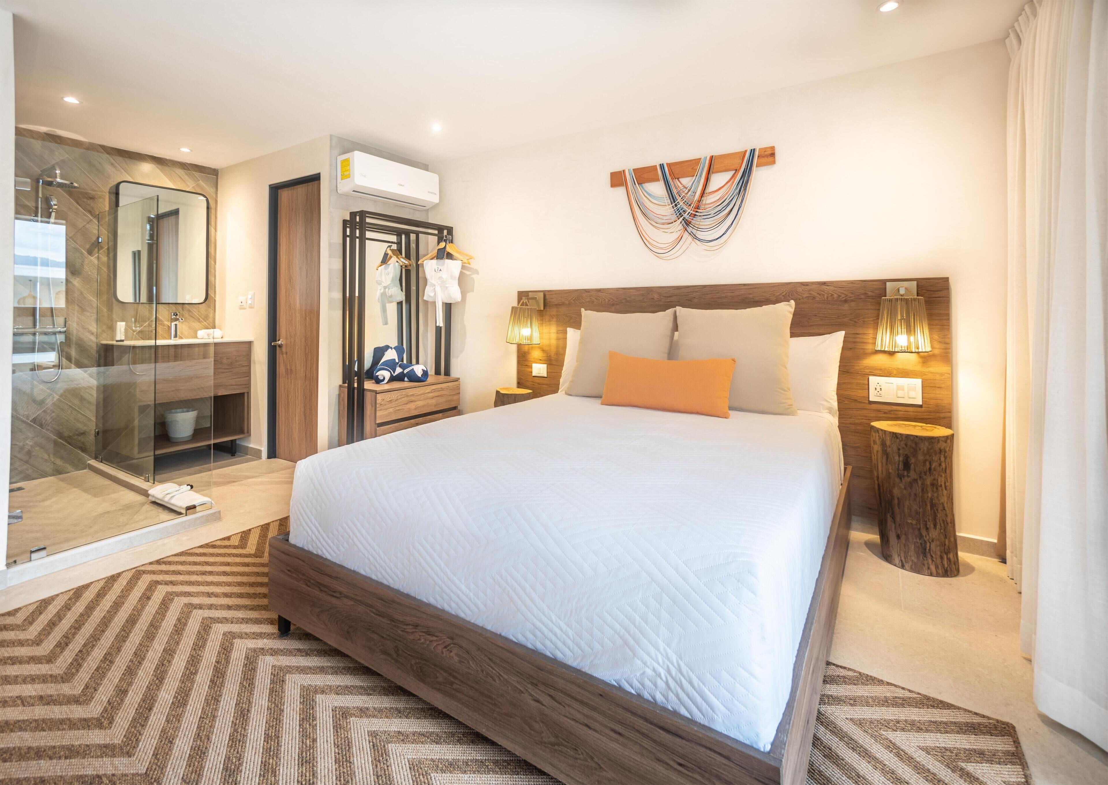 Quarto standard, 1 cama Queen, para não fumantes, vista para a piscina | Roupas de cama de algodão egípcio, roupas de cama premium