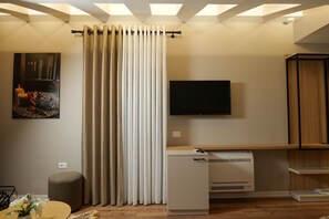 Comfort Suite, Balcony, Park View | Iron/ironing board, free WiFi - Vila Muslli (Korçë)