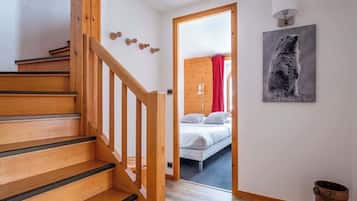 4 Schlafzimmer, Bügeleisen/Bügelbrett, Reisekinderbett, WLAN