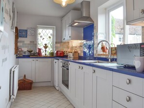 Dishwasher, cookware/dishes/utensils