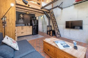 Télévision, cheminée