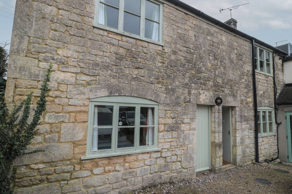 DOUBLE ROOM, pet friendly in Stroud