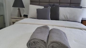 2 bedrooms, iron/ironing board, WiFi, bed sheets