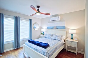 4 bedrooms, iron/ironing board, WiFi, bed sheets - Spacious 4-bedroom house in charming San Antonio W lots of Games! (San Antonio)