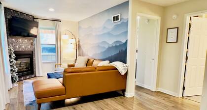 Ski-In/Ski-Out Schweitzer Condo, Bar Next Door, Fireplace & Pass Discounts