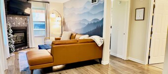 Ski-In/Ski-Out Schweitzer Condo, Bar Next Door, Fireplace & Pass Discounts