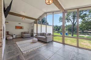 Interior - Its not Unusual
MidTerm Rental (Arlington)