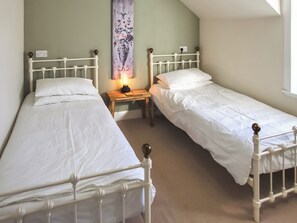 4 quartos, Wi-Fi de cortesia, roupa de cama