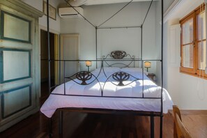 2 dormitorios, tabla de planchar con plancha, wifi y ropa de cama