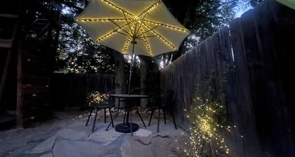 Hot Tub and Pickleball Retreat with a Playground and a Garden