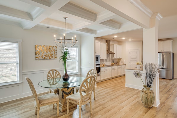 Dining - 15 Mi to Dtwn Huntsville: Newly Built Home! (New Market)