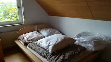 2 bedrooms, WiFi, bed sheets