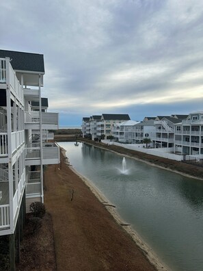 Exterior - Spacious 4BR/4BA condo just steps from Ocean Isle Beach! Towels/linens/pool club (Ocean Isle Beach)