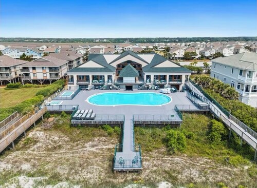 Ocean View 4BR-4BA - Beach Access & Pool + Linens - Pet Friendly