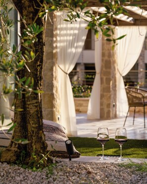 Condo superluxo, 2 quartos, cozinha, vista para a piscina | Terraço/pátio