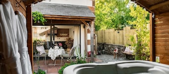 A cottage that sleeps 2 guests  in 1 bedroom