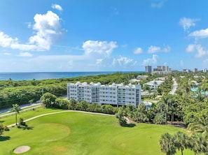 Exterior - Lux 2 Bedroom - 2 Bathroom w/Balcony Directly Across from the Beach - Boca Raton (Boca Raton)