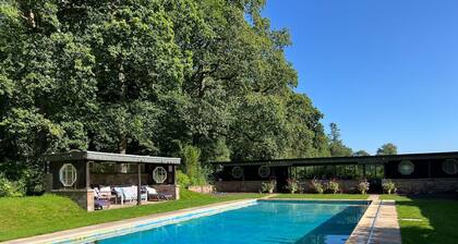 Bank House Longtown - a cottage that sleeps 30 guests in 15 bedrooms