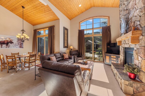 Studio (3 Bedrooms) | Property amenity