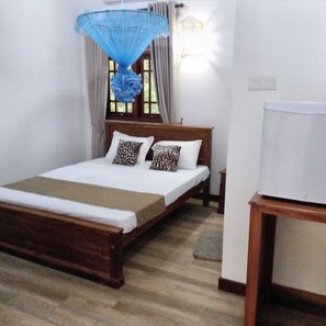 3 bedrooms, iron/ironing board, free WiFi, bed sheets - Sanduhan Villa, Stay in Sri Lanka! (Warakapola)