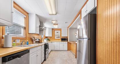 Southern Solitude: A Quiet Getaway for Relaxation!