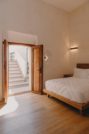 Double Room | Premium bedding, in-room safe, blackout curtains, iron/ironing board - Hotel Boutique Casa Yága (Querétaro)