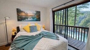 3 bedrooms, iron/ironing board, travel cot, free WiFi