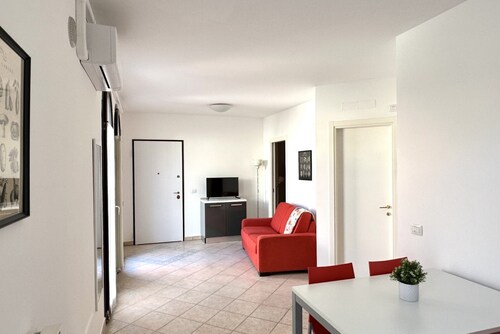 P045 – Porto Recanati, splendid three-room apartment 300 meters from the sea