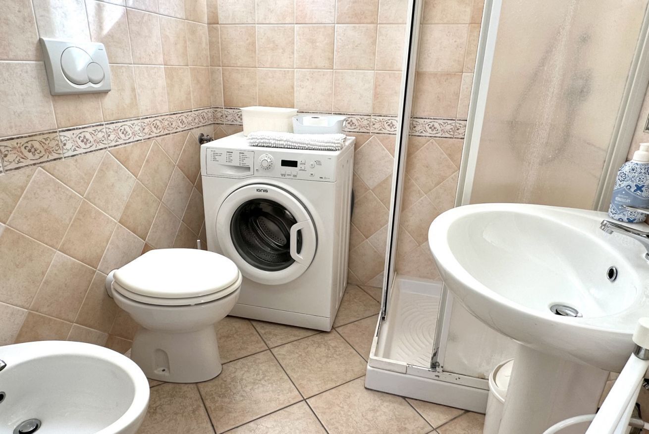 Douche, bidet, serviettes fournies